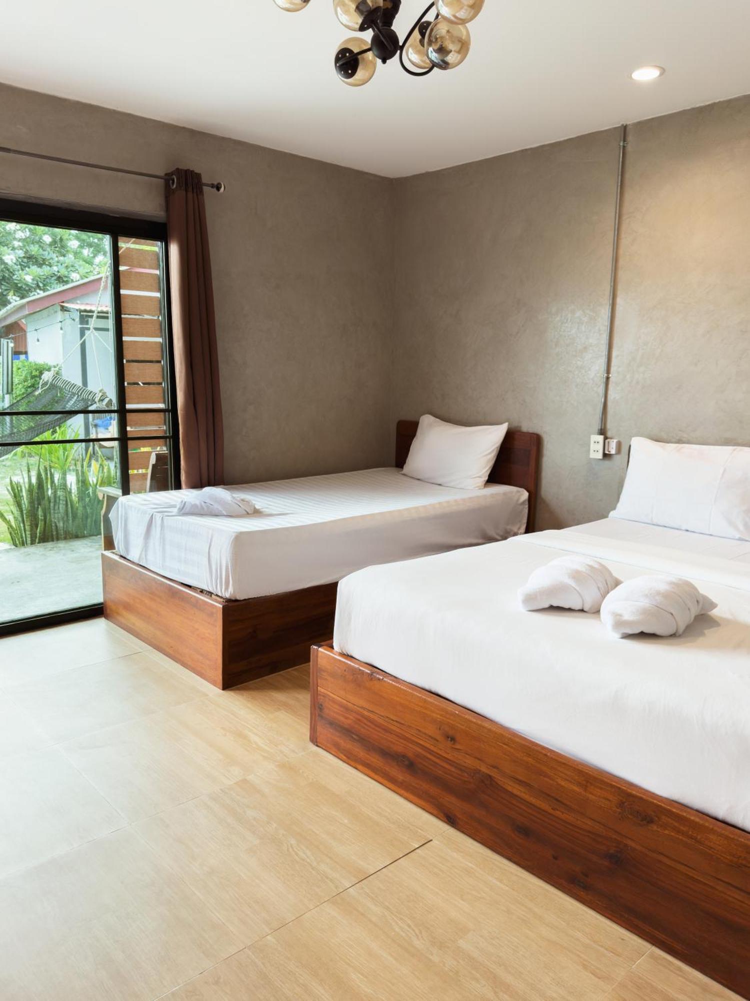 The Cosy Sunset Beach Resort & Restaurant Thongsala Exterior photo