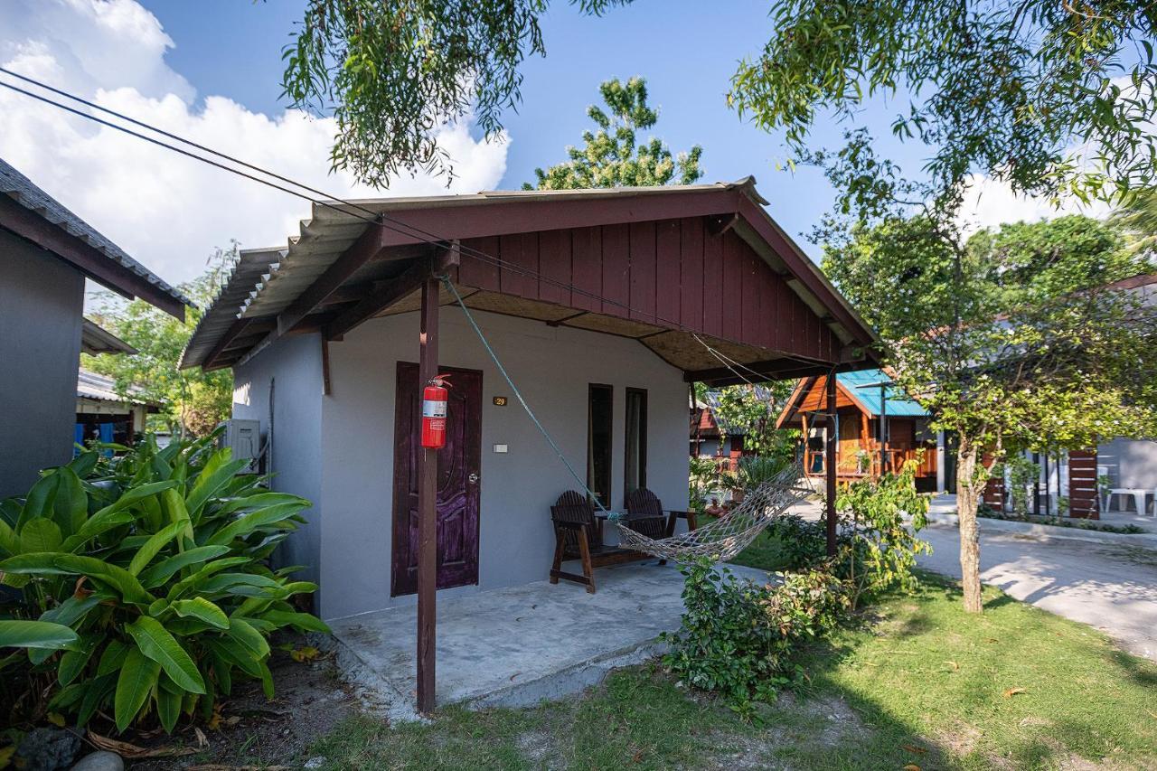 The Cosy Sunset Beach Resort & Restaurant Thongsala Exterior photo